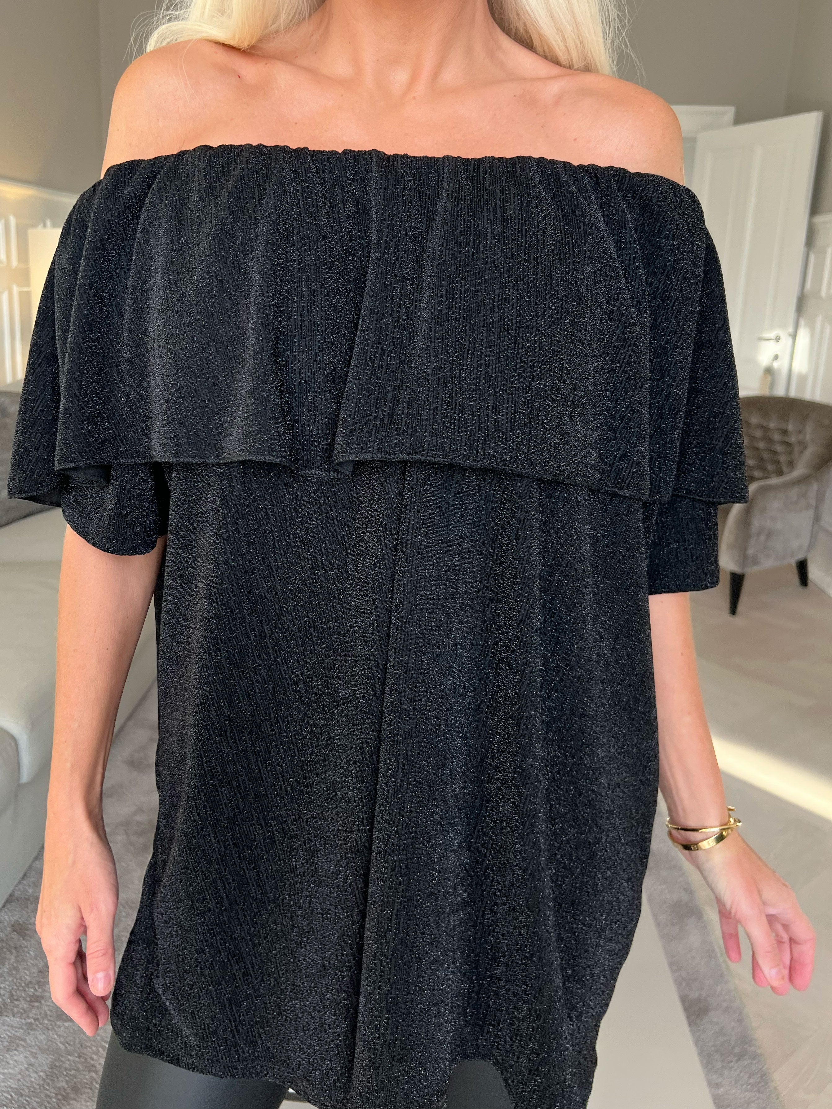 Maily - Off shoulder bluse med glimmertråde